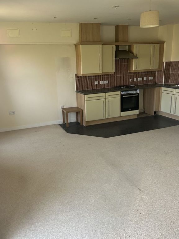 Property photo 3 of 6