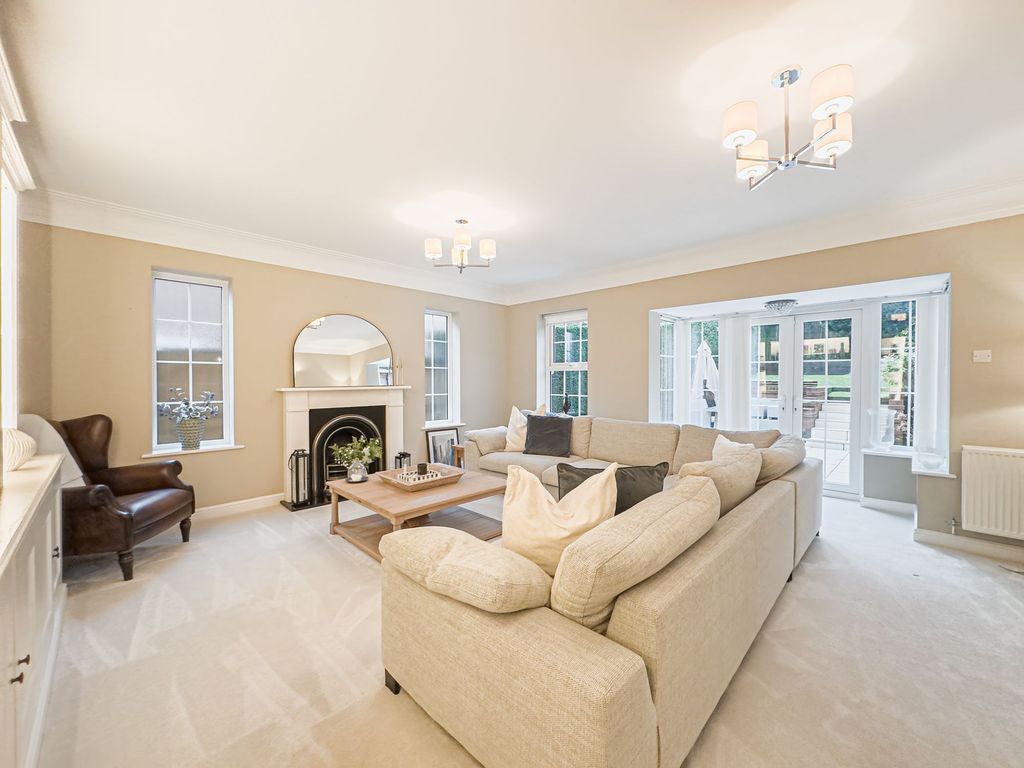 Property photo 2 of 32