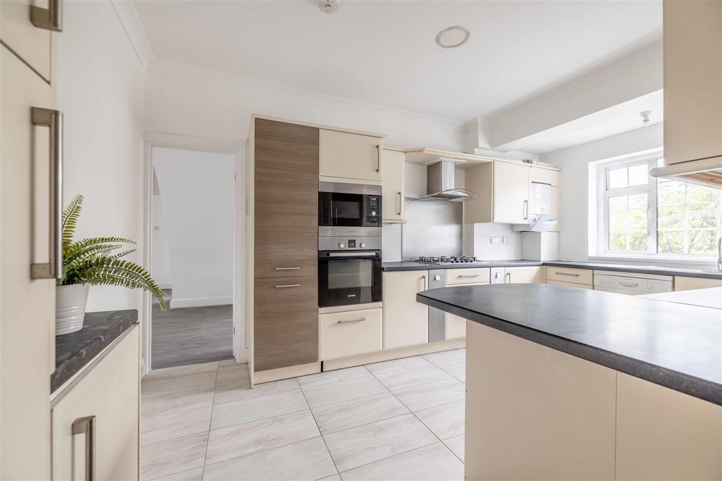 Property photo 2 of 17 211rd (5 Of 23).Jpg