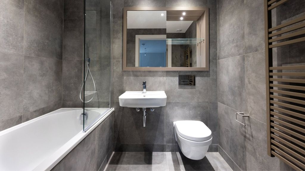 Property photo 2 of 13 Bathroom