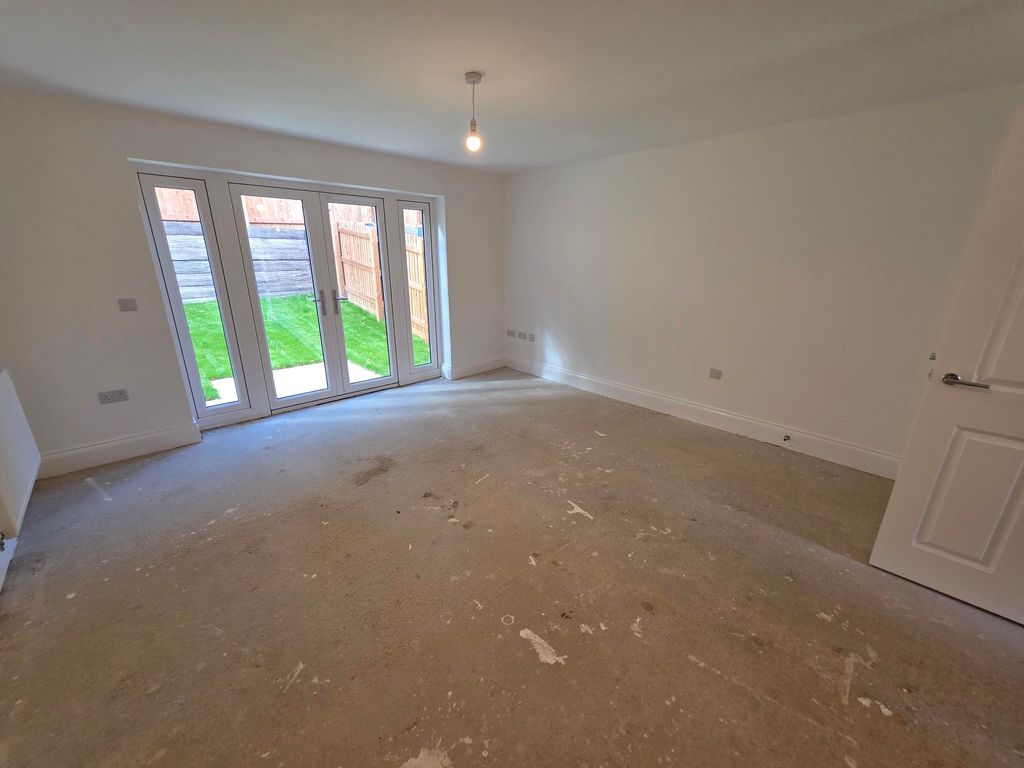 Property photo 3 of 9