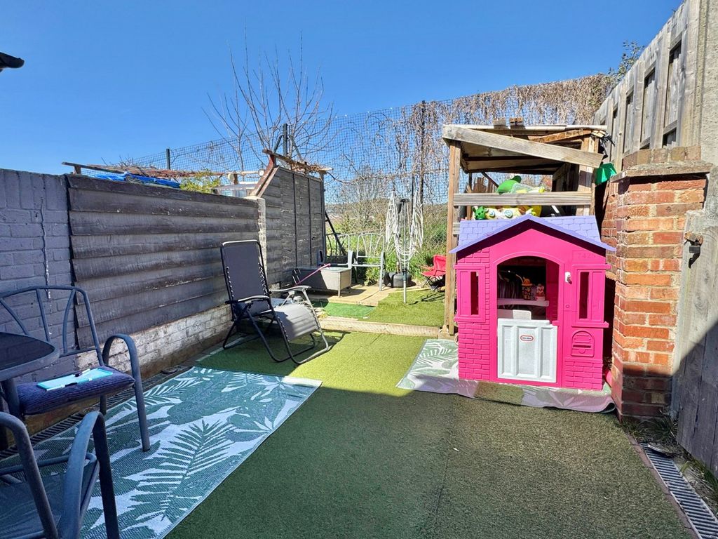 Property photo 2 of 10 Private Garden