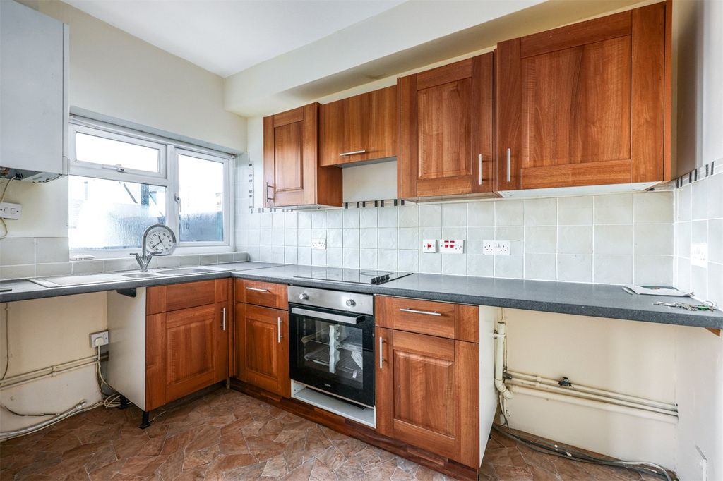 Property photo 2 of 14 Picture No. 10