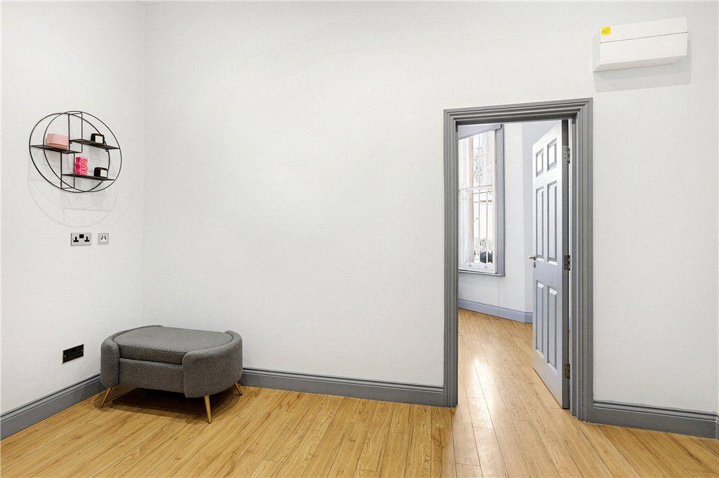 Property photo 3 of 10 Picture No. 02