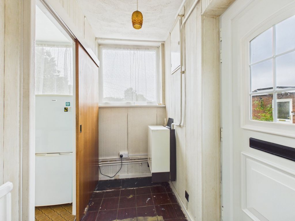 Property photo 3 of 15 Entrance Hall