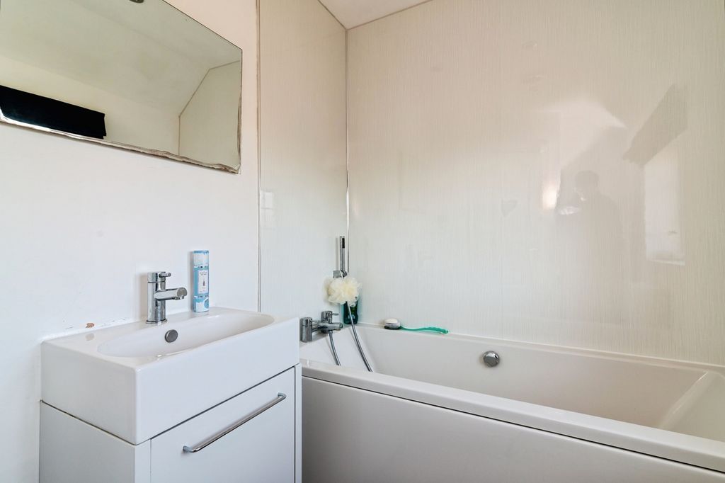 Property photo 3 of 18 Pbox-Img.Jpg