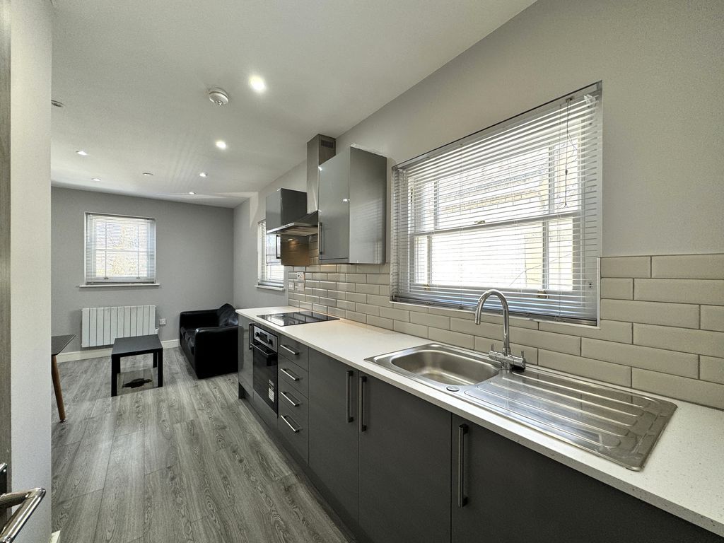 Property photo 2 of 11 Photo 3