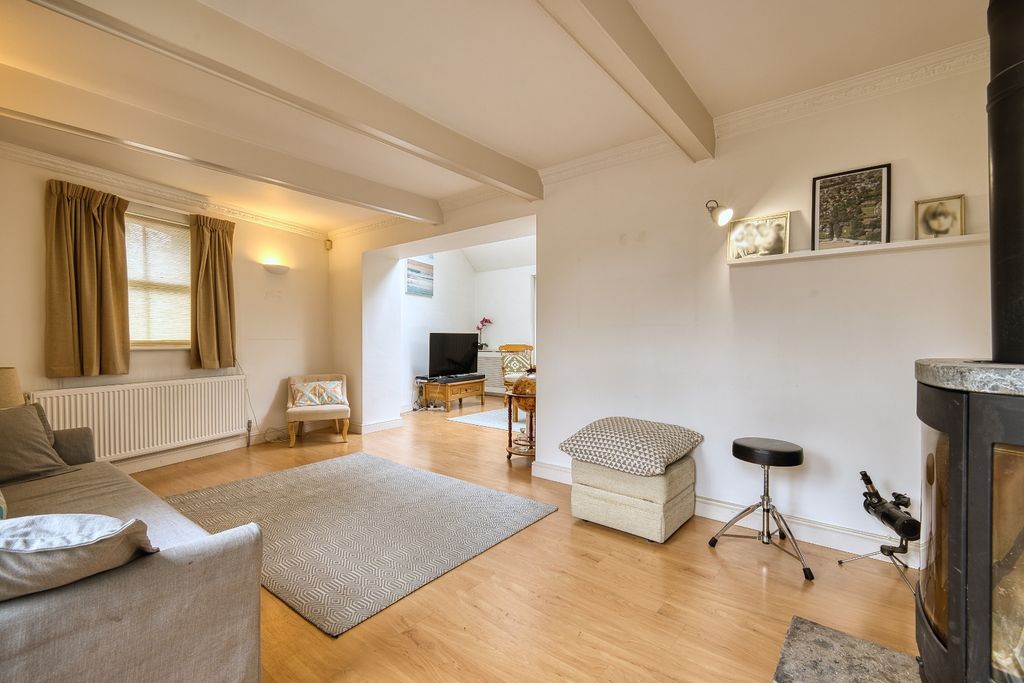 Property photo 3 of 20 Picture 3