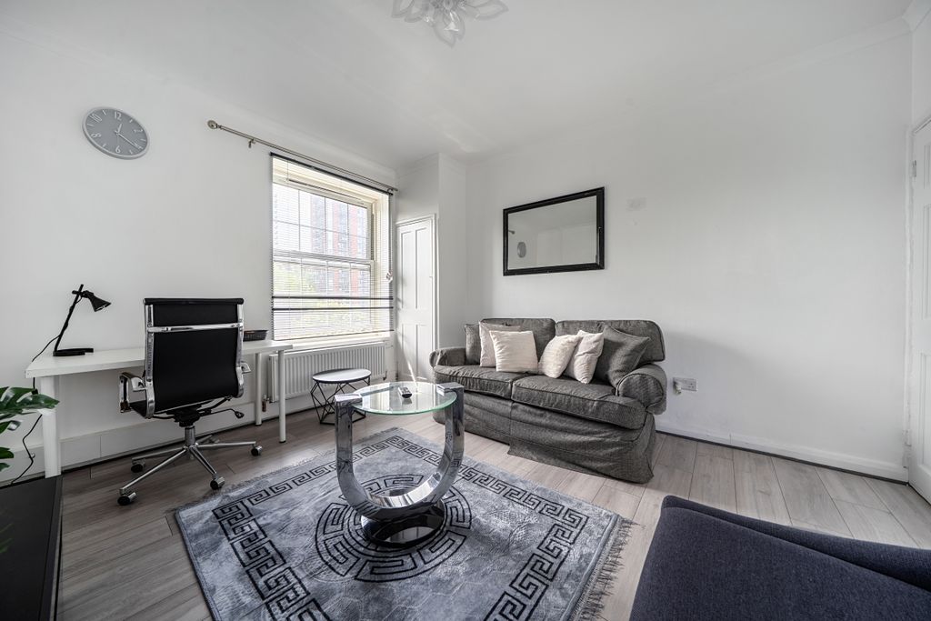 Property photo 2 of 15 1497909-7-6A68951...