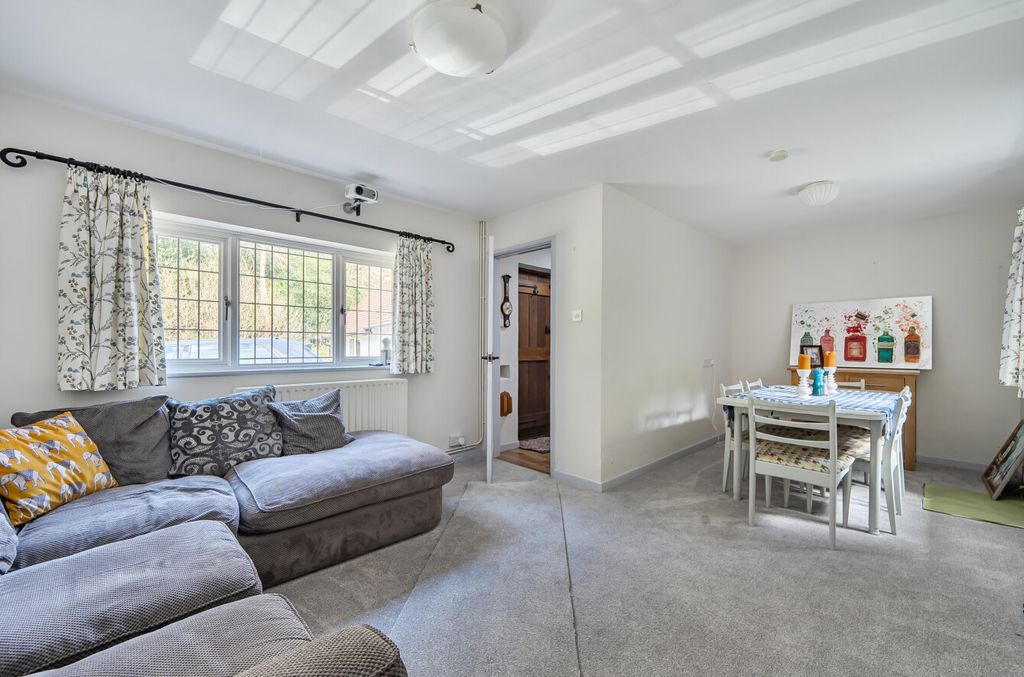 Property photo 3 of 22 1437553-21-69ce7c...