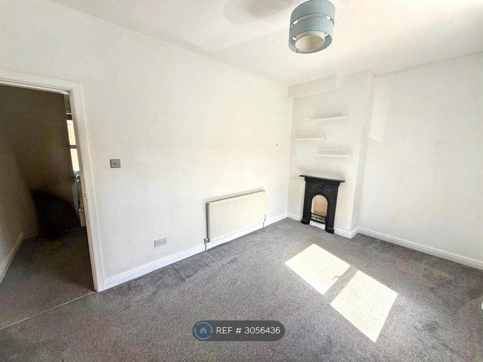Property photo 2 of 16 Bedroom 2