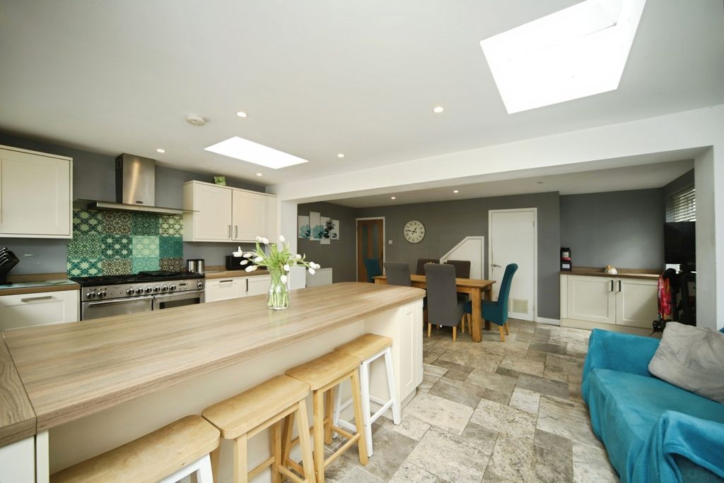 Property photo 2 of 18 Pbox-Img.Jpg