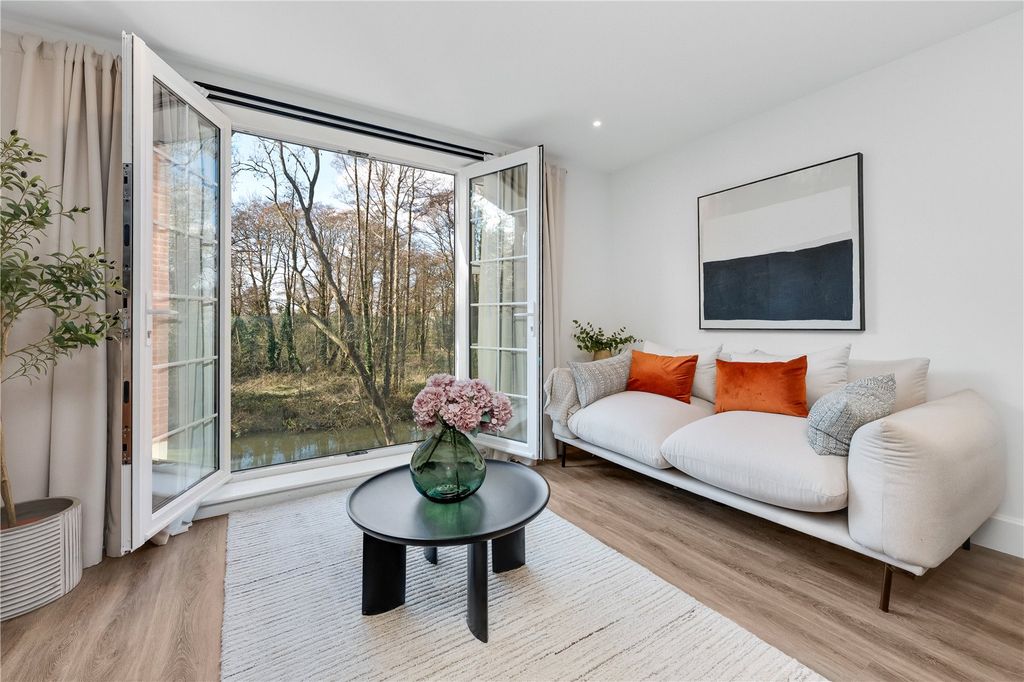 Property photo 1 of 9 Picture No. 16