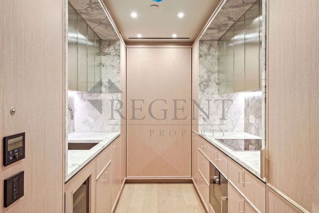 Property photo 1 of 9 Kitchen