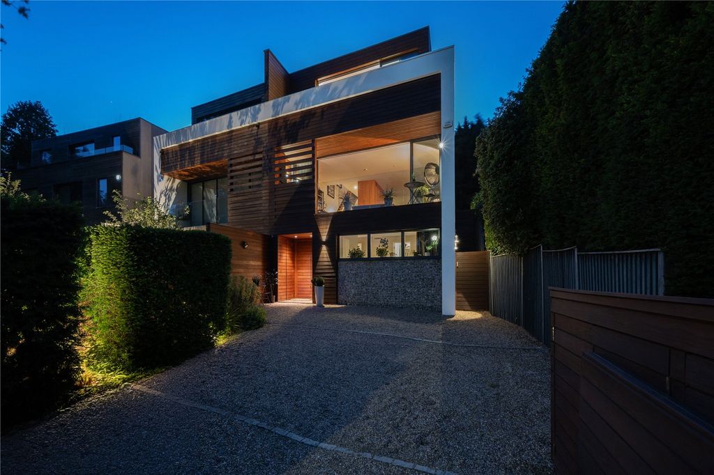 Property photo 2 of 57 Picture No. 63