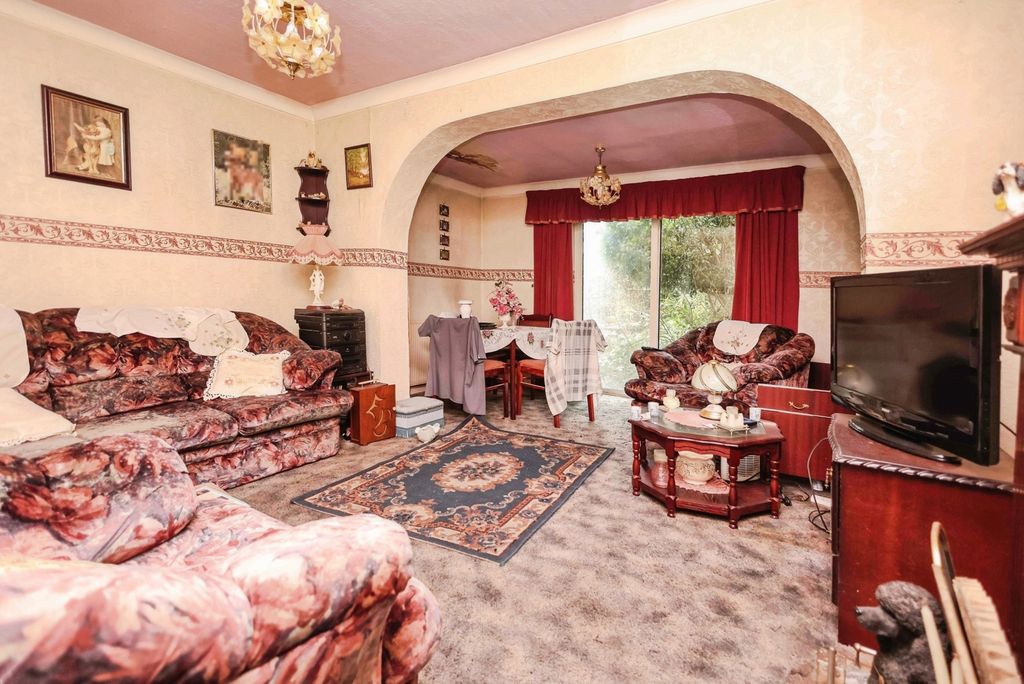 Property photo 2 of 12 Pbox-Img.Jpg