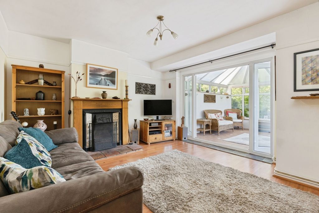 Property photo 3 of 16 Pbox-Img.Jpg