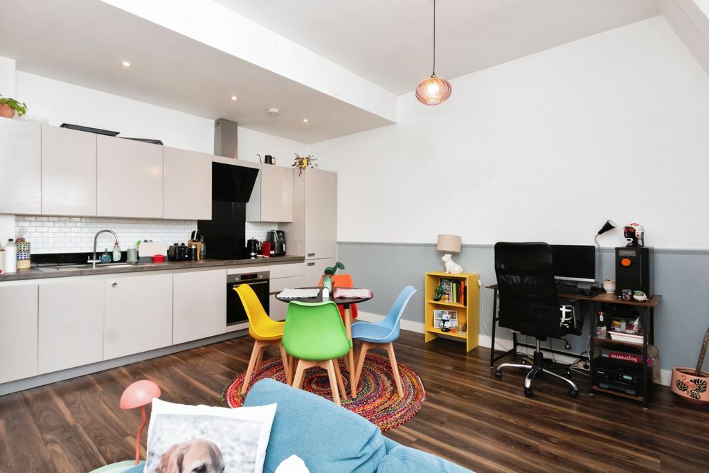 Property photo 2 of 17 Photography