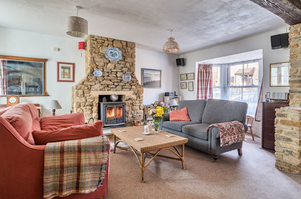 Property photo 3 of 22 1432856-15-69Bd6A...