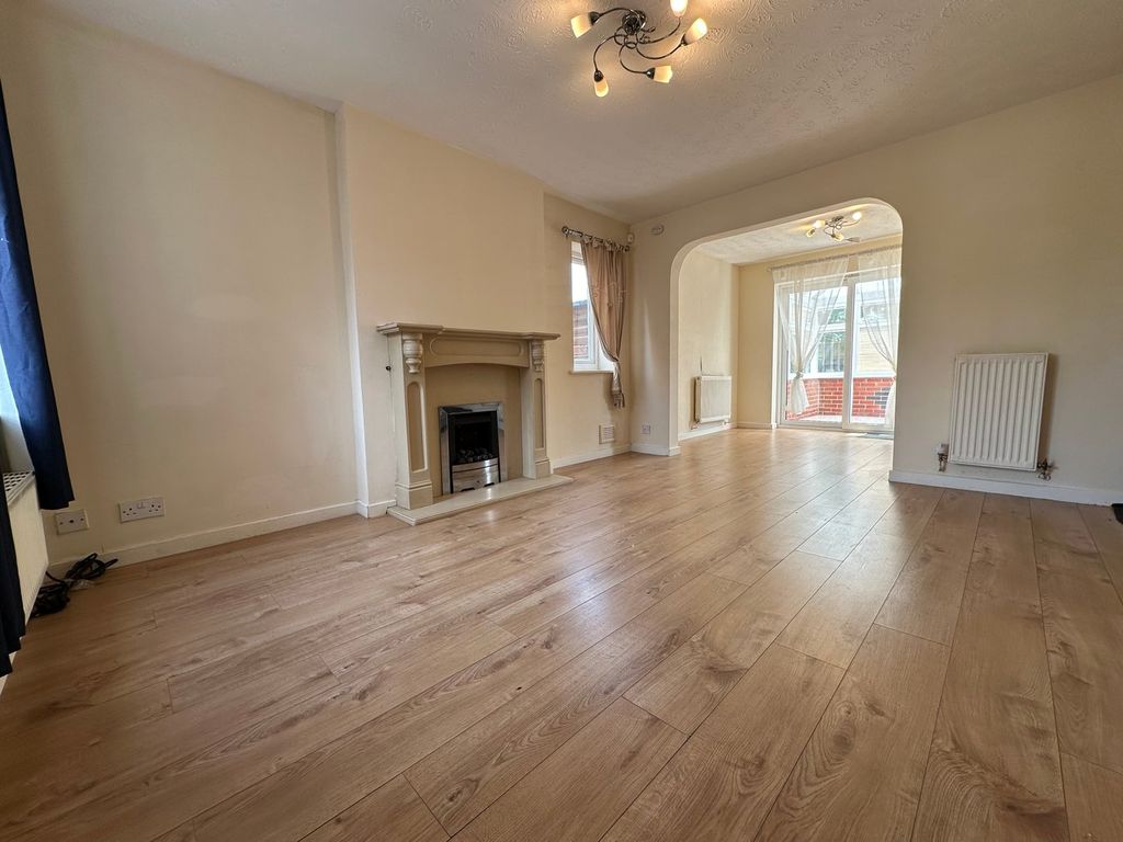 Property photo 3 of 43