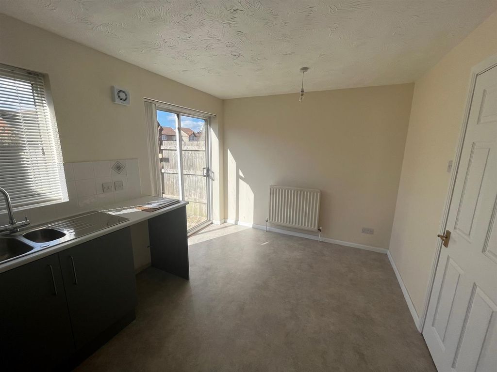 Property photo 3 of 15 Kitchen / Diner