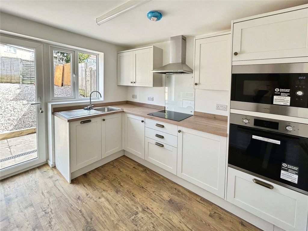 Property photo 2 of 13 Kitchen