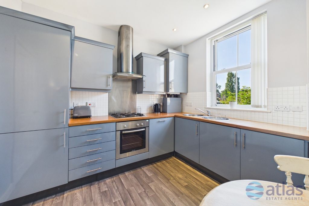 Property photo 3 of 15 Kitchen