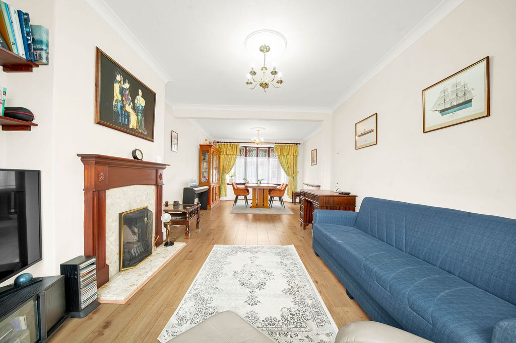 Property photo 3 of 21