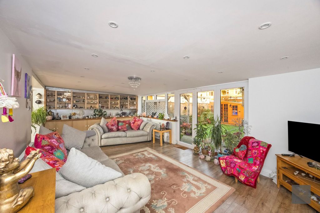 Property photo 3 of 14