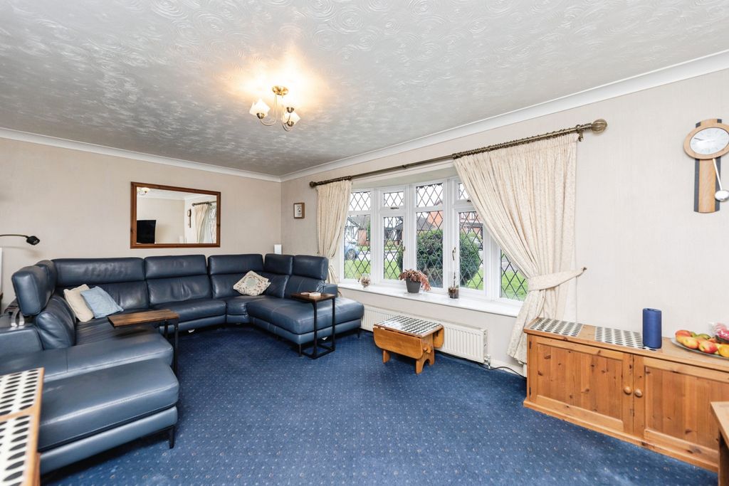 Property photo 2 of 19 Living Room