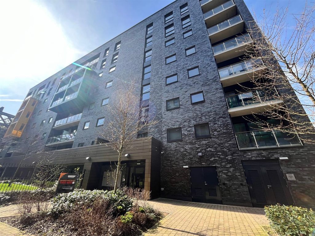 Property photo 2 of 12