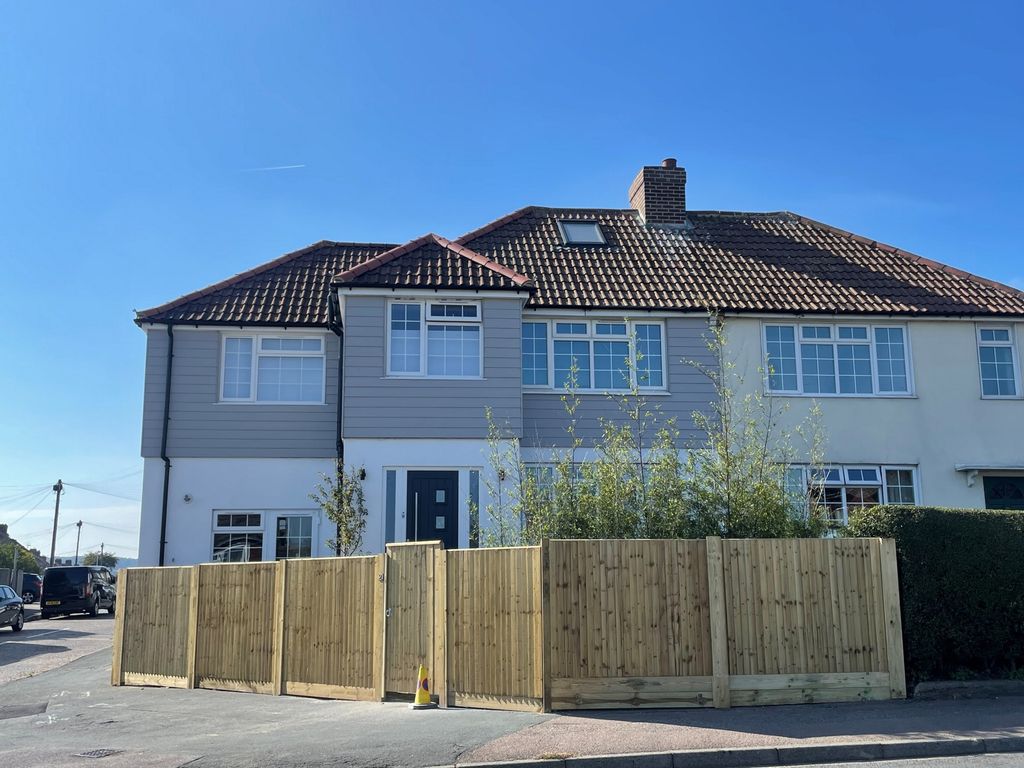 Property photo 1 of 18 Photo 2