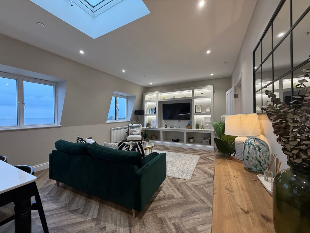 Property photo 3 of 11 Photograph