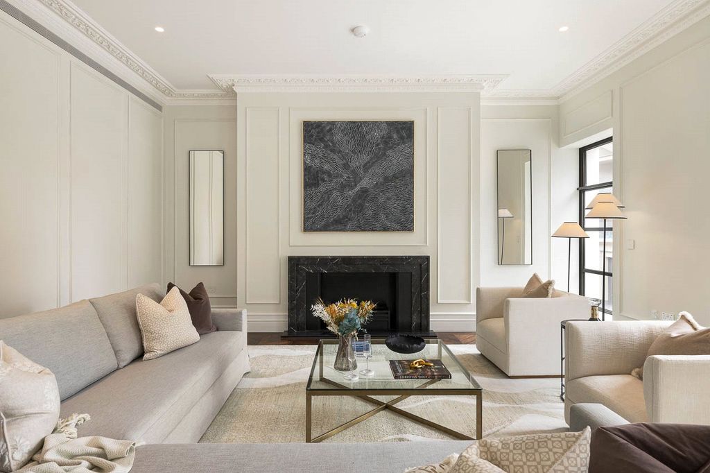 Property photo 1 of 17 Living Room