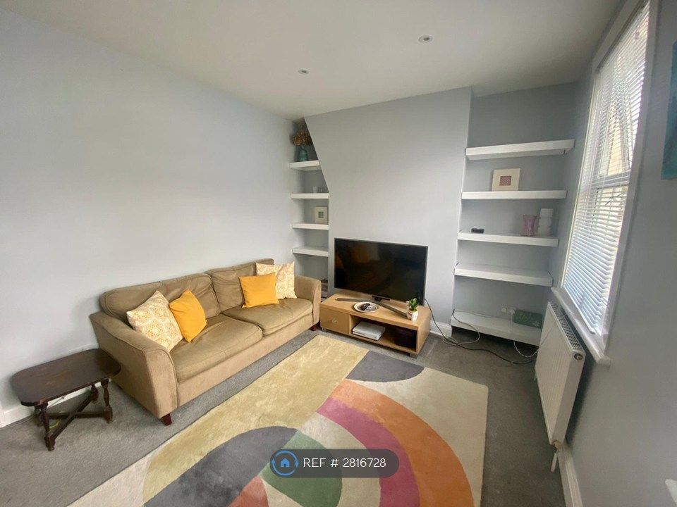 Property photo 2 of 10 Lounge