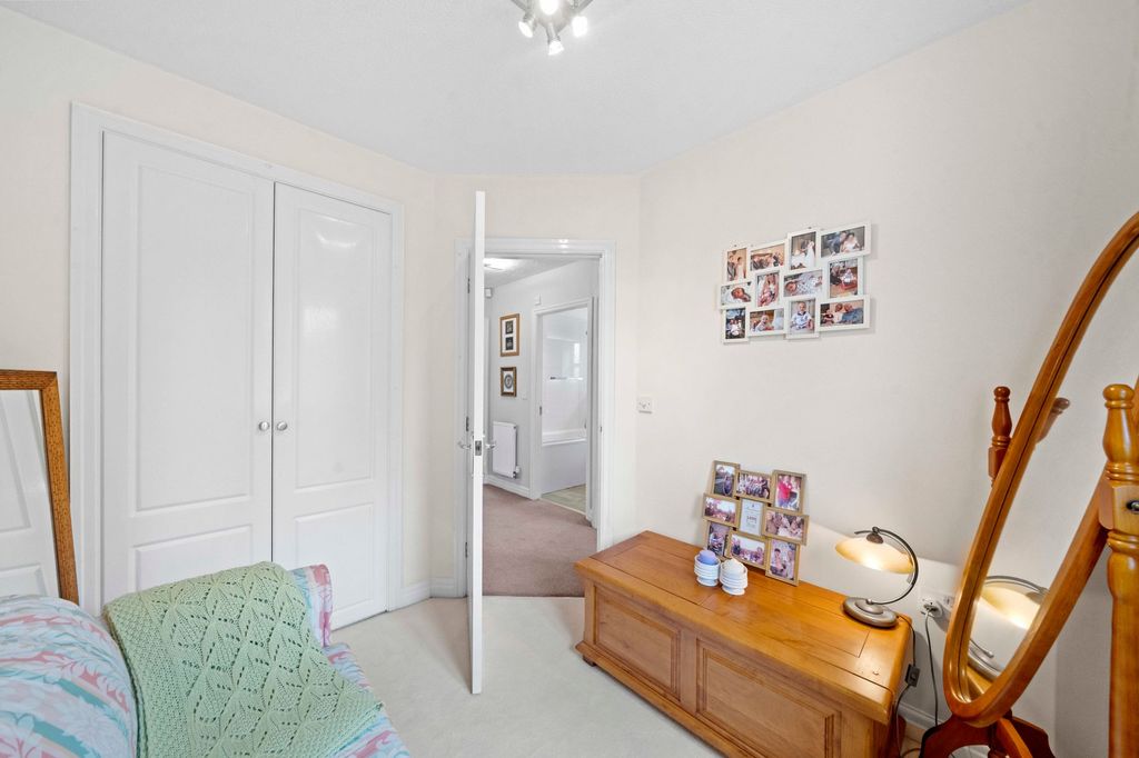 Property photo 3 of 24