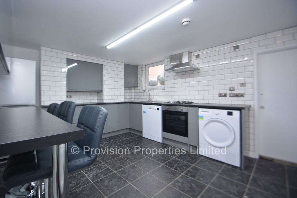 Property photo 2 of 13 Photo