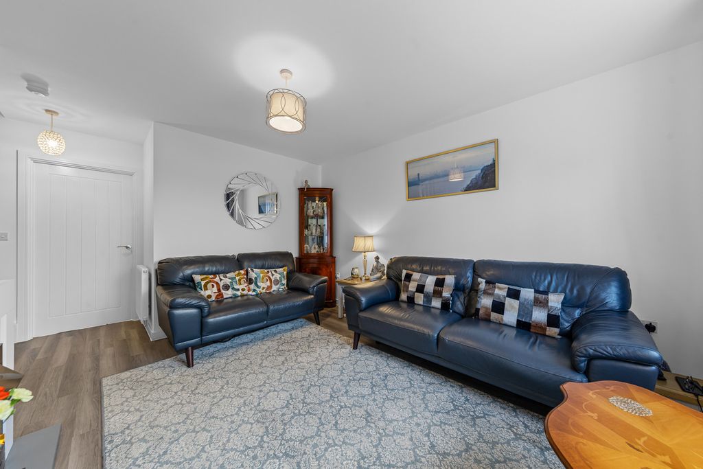 Property photo 3 of 26