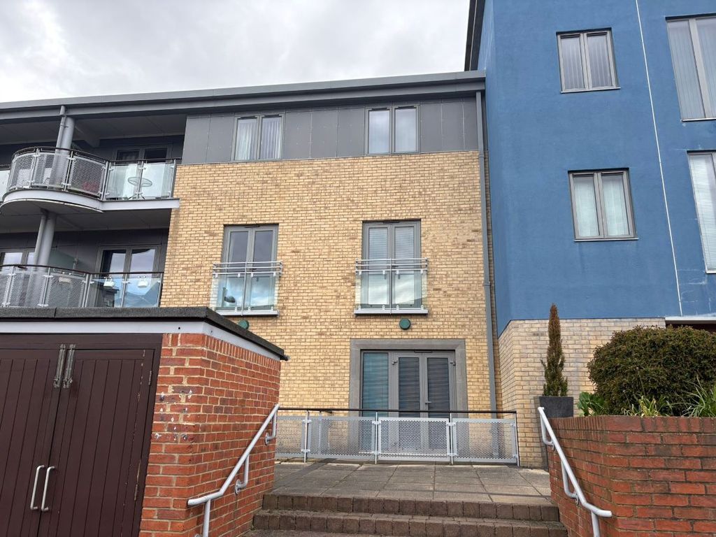 Property photo 1 of 8