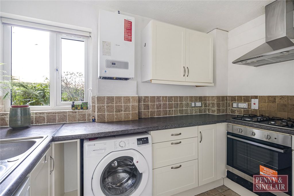 Property photo 3 of 8 Picture No. 19