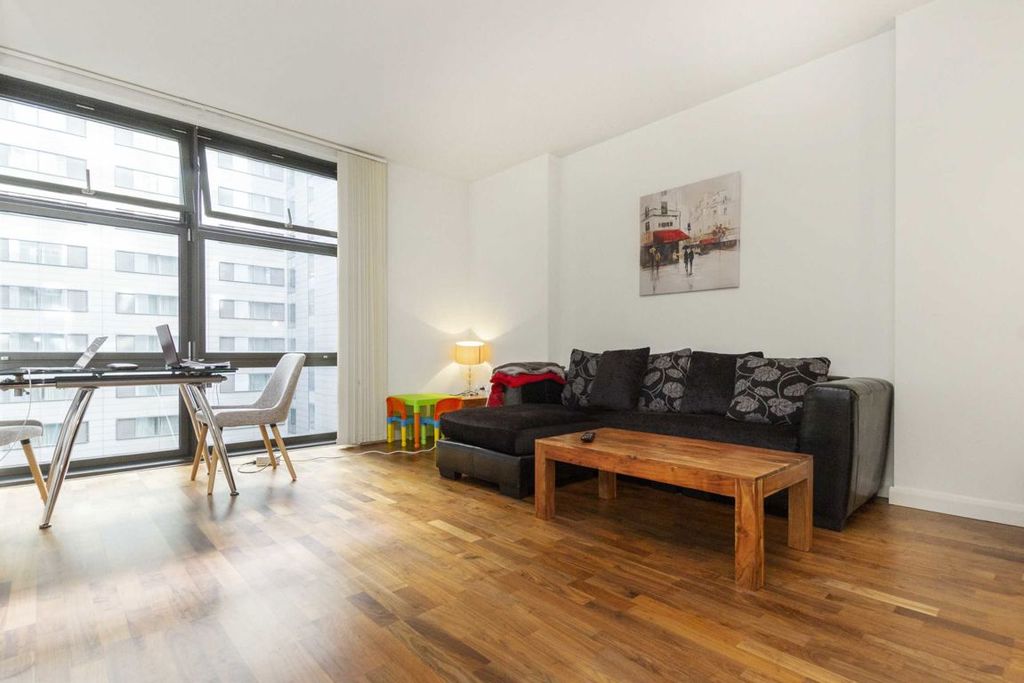 Property photo 2 of 5