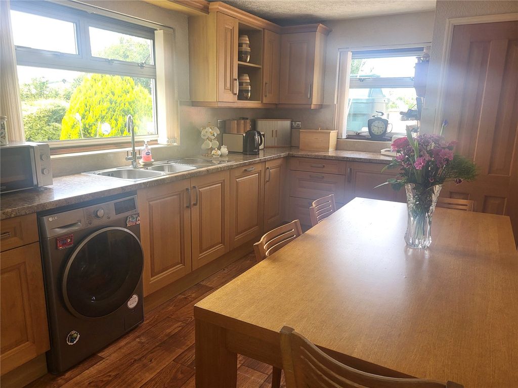 Property photo 3 of 28 Picture No. 06