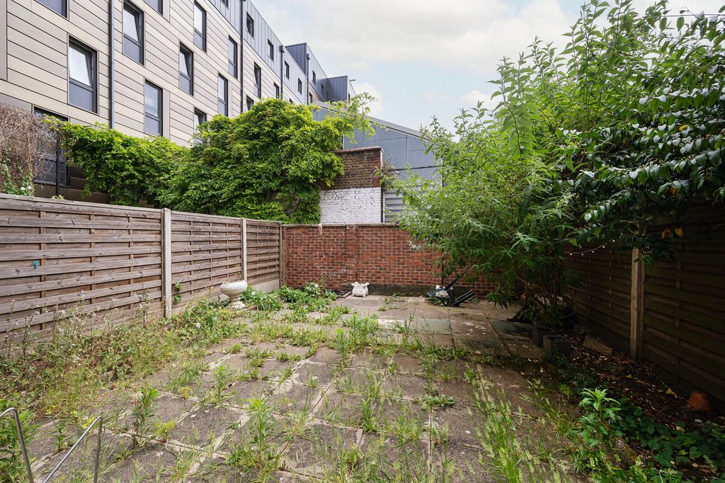 Property photo 3 of 8