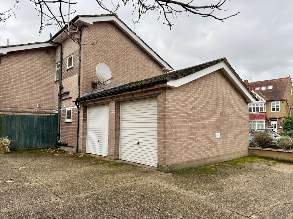 Property photo 1 of 2