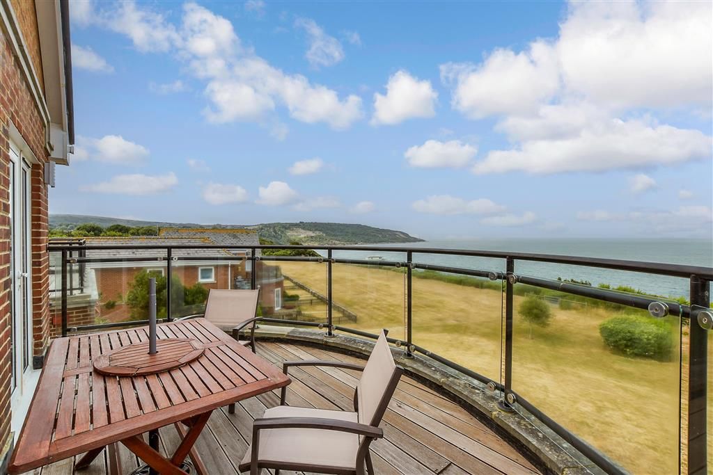 Property photo 3 of 15 Balcony / Terrace