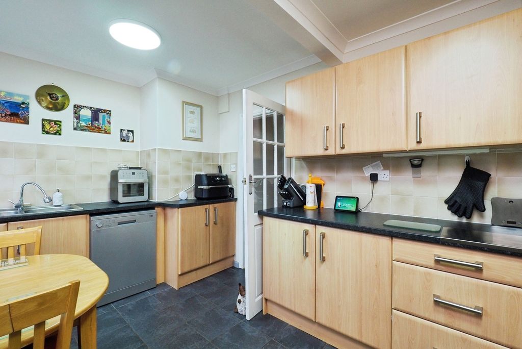 Property photo 2 of 24 Pbox-Img.Jpg