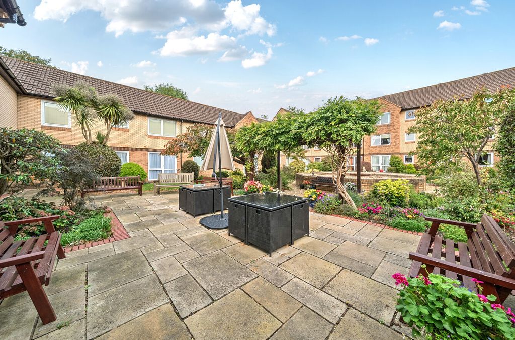 Property photo 1 of 12 1363891-26-68E4d3...