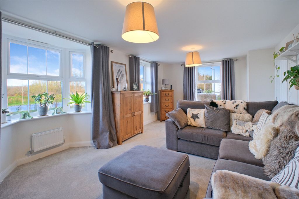 Property photo 3 of 30 Picture No. 10