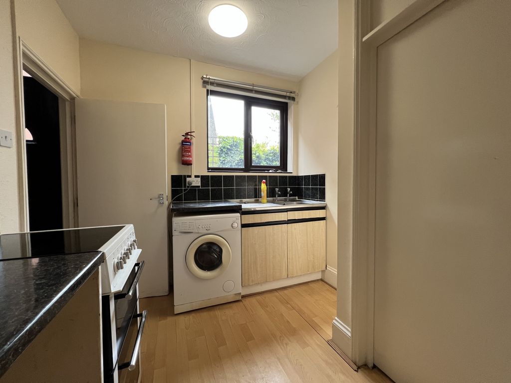 Property photo 3 of 8 Gallery