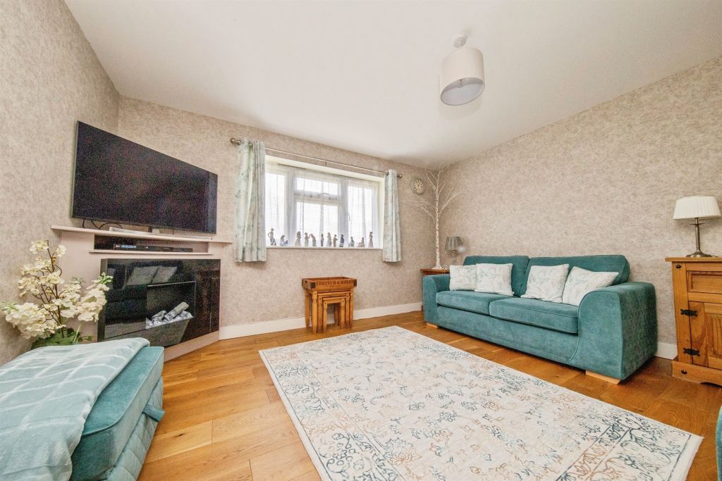 Property photo 2 of 32